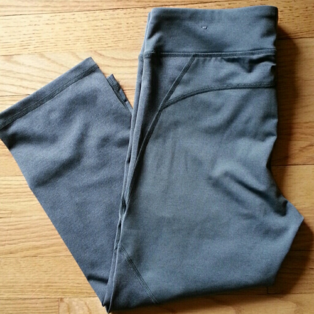 Live Love Dream capri leggings,NWOT